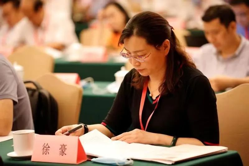 心連心集團(tuán)規(guī)劃發(fā)展中心總監(jiān)徐豪榮獲“新鄉(xiāng)市五一巾幗獎(jiǎng)?wù)隆?></div>
                                    </div>
                                </a>
                            </li><li>
                                <a href=